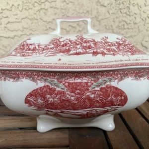 Johnson Brothers NEW Tureen with Lid 13.75 x 10.5" & 7" H Rose w Green Accents